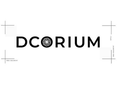 Logo sobre blanco Dcorium